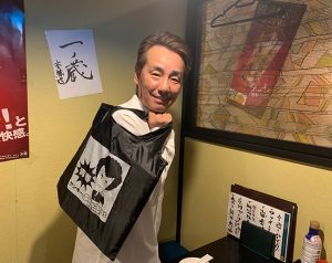 実績写真のご紹介：折りたたみエコバッグ（収納ケース付き（フック付きボタン開閉型））（sns-eb0007）